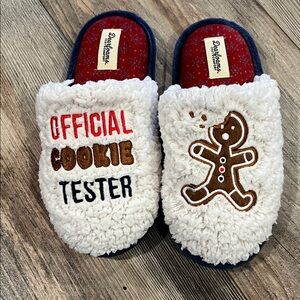 Dearfoams Red and Blue Cozy Slippers